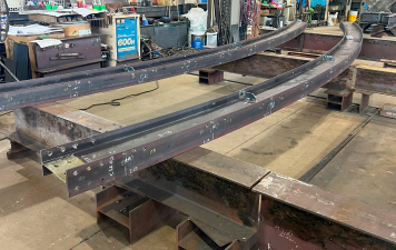 鉄骨の組立作業