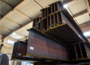 工場で製作したH形鋼の大型梁材